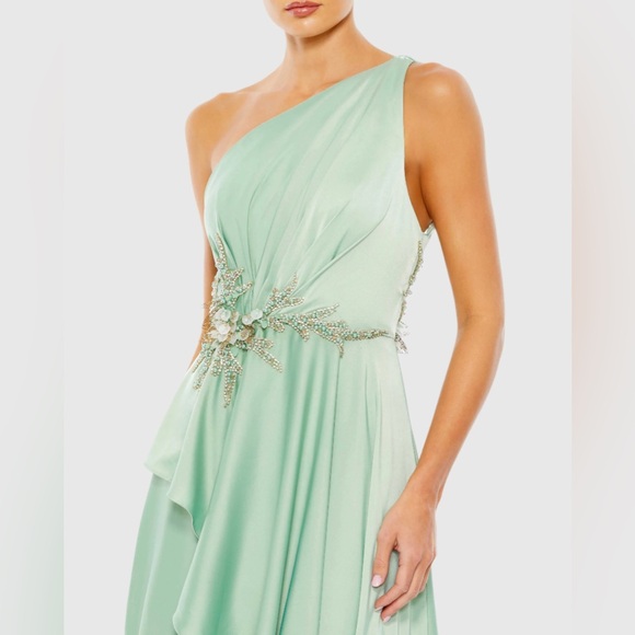 NWT Mac Duggal 11262 in Sage 3D Flower Beaded Embellishment Formal Gown - Picture 2 of 3